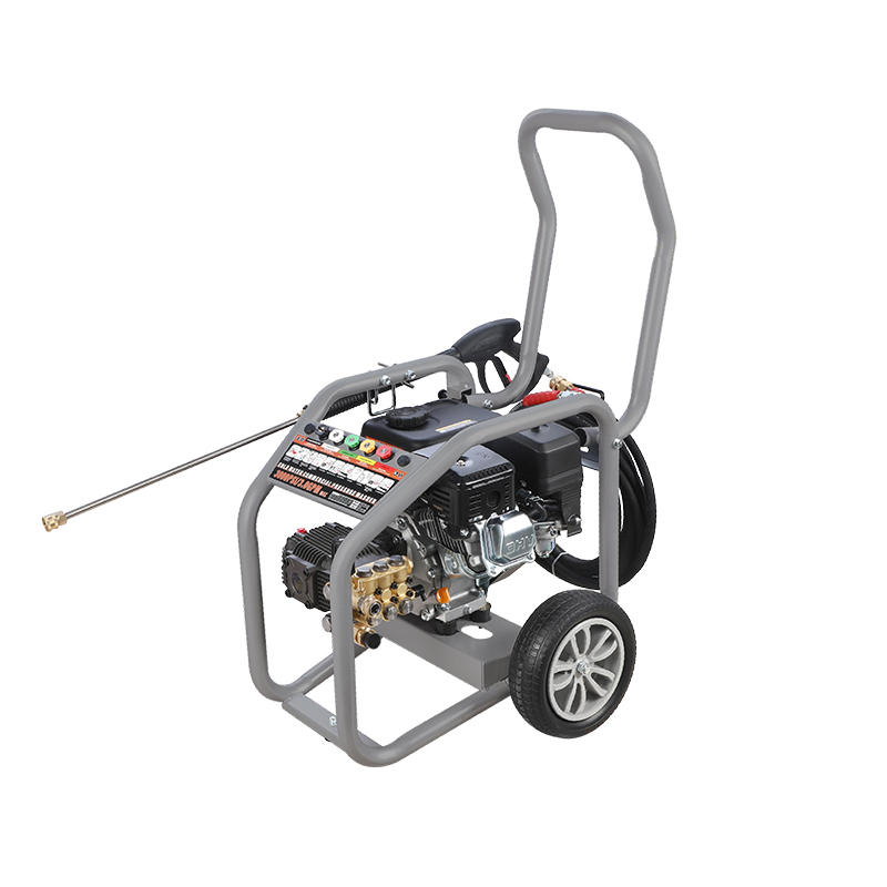 Máy rửa áp lực xăng DCC-20/12N 3000PSI