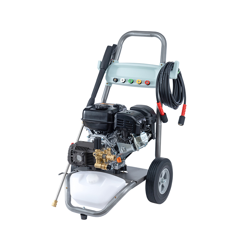 Máy phun rửa áp lực xăng DCC-20/12LT 3000PSI